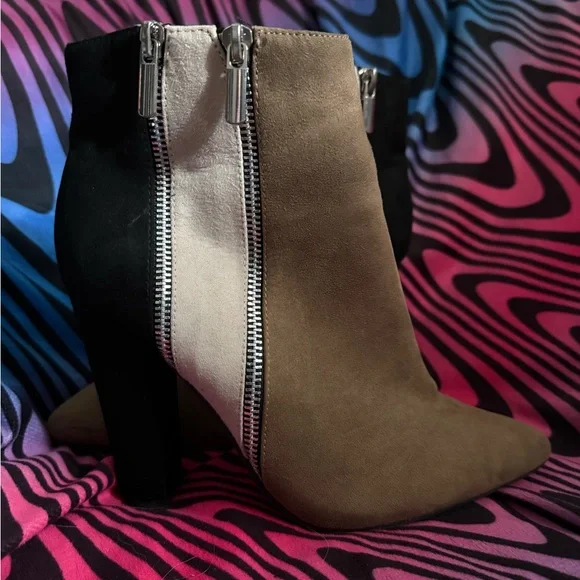 JustFab Tri-Color Booties - black cream beige - Picture 6 of 9